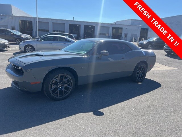 2018 Dodge Challenger R/T photo 2