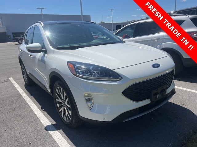 2020 Ford Escape Titanium photo 3
