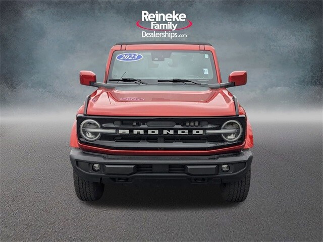 2023 Ford Bronco Outer Banks photo 2