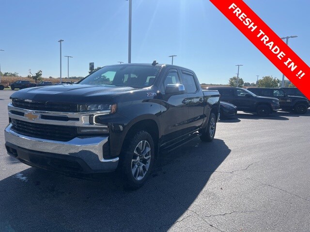 2021 Chevrolet Silverado 1500 LT photo 3