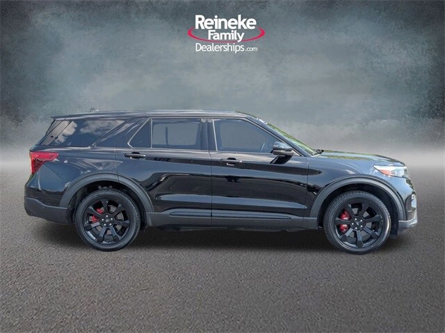 2022 Ford Explorer ST photo 4
