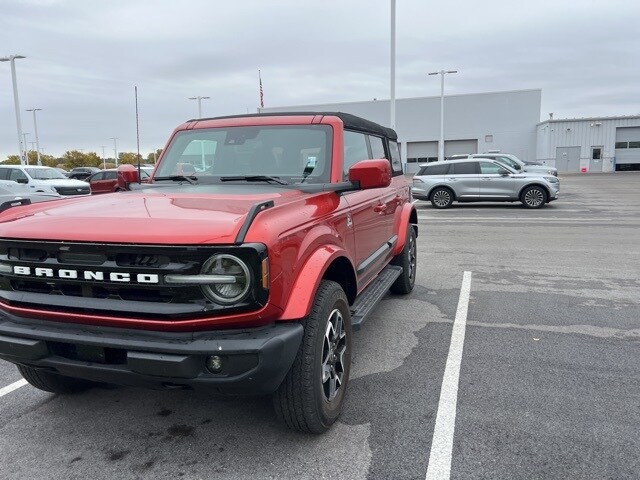 2023 Ford Bronco Outer Banks photo 4