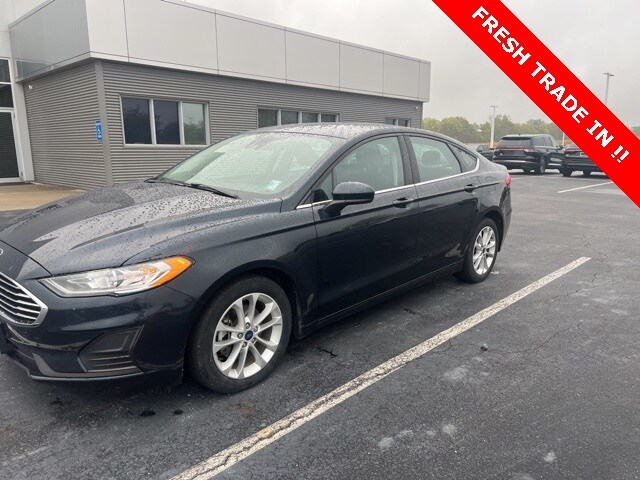 2020 Ford Fusion Hybrid SE photo 2