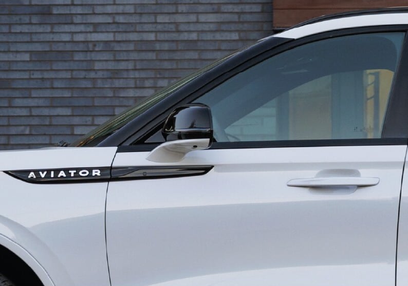 Aviator nighttime lights