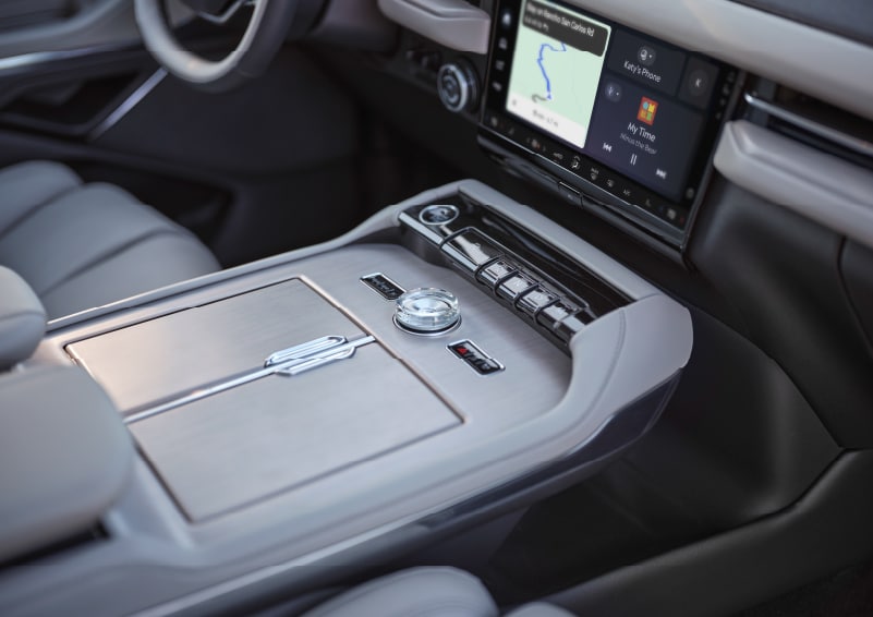 Lincoln Rejuvenate massage seats and panoramic display