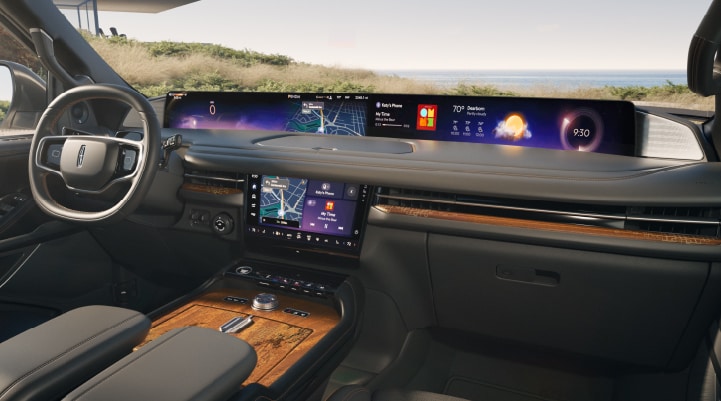  The 48-inch panoramic display spans the width of the interior in a 2026 Lincoln Navigator® SUV.
