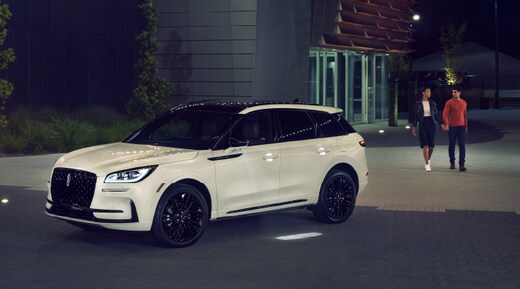 Discover the Future of Driving with the 2025 Lincoln Corsair Plug-In Combination thumbnail