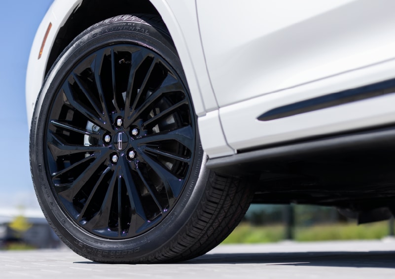  2025 Lincoln Nautilus: Performance, Safety, and Style Combined  thumbnail
