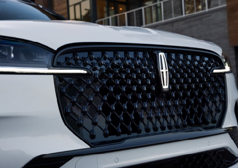 Aviator front angle