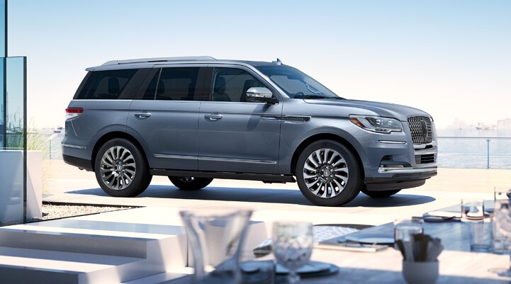 2023-navigator-yacht-ext.jpg