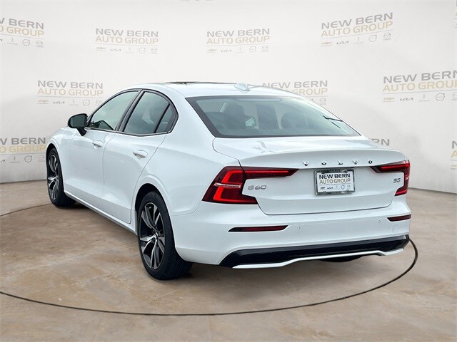 2024 Volvo S60 B5 Core photo 3