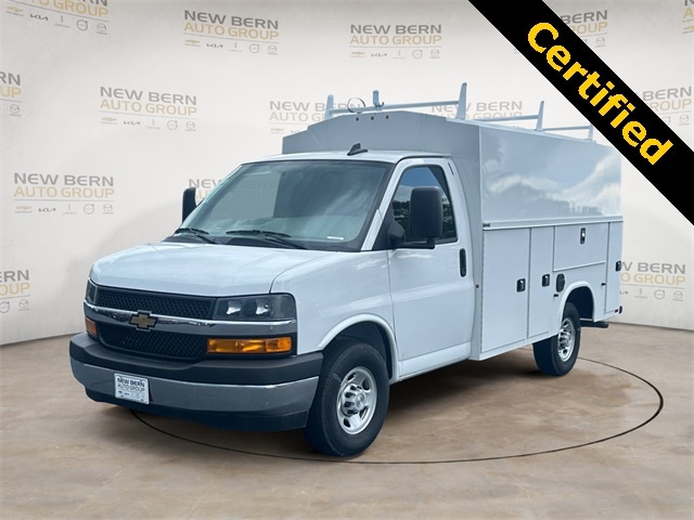 2024 Chevrolet Express Cutaway Base's photo