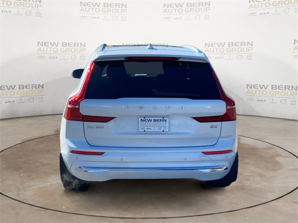 Used 2022 Volvo XC60 B5 FWD Inscription SUV