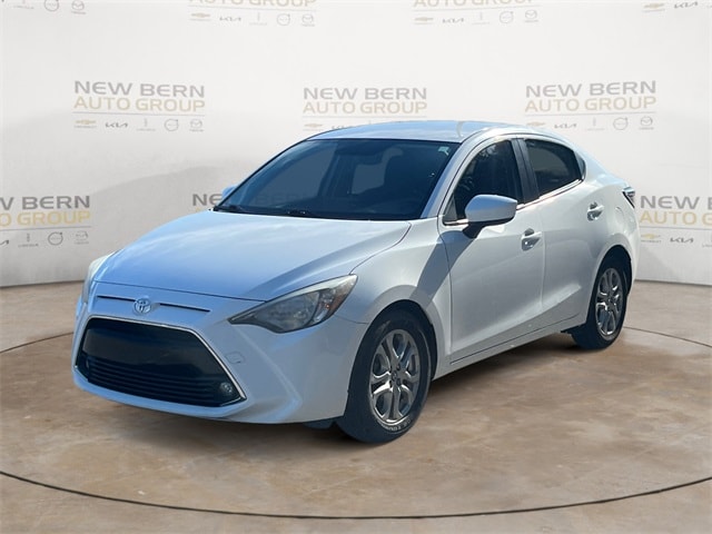 2016 Toyota Yaris Sedan Base's photo