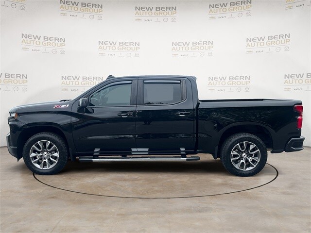 2020 Chevrolet Silverado 1500 RST photo 2