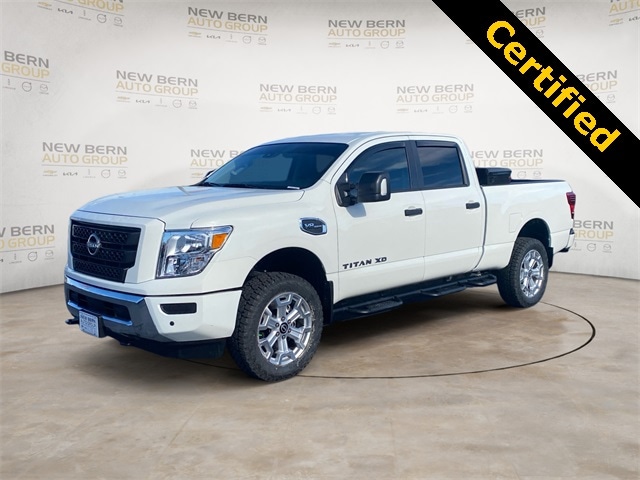 2024 Nissan Titan XD SV's photo