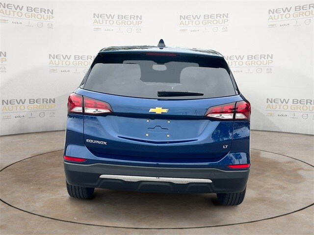 2022 Chevrolet Equinox LT photo 3
