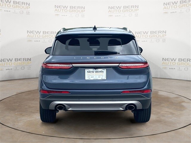 2022 Lincoln Corsair Standard photo 4
