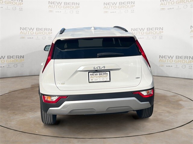 2025 Kia Niro LX photo 4