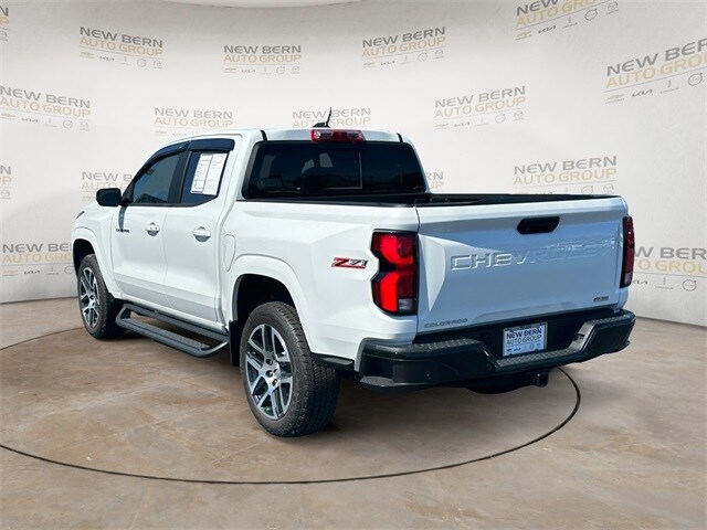 2024 Chevrolet Colorado Z71 photo 3
