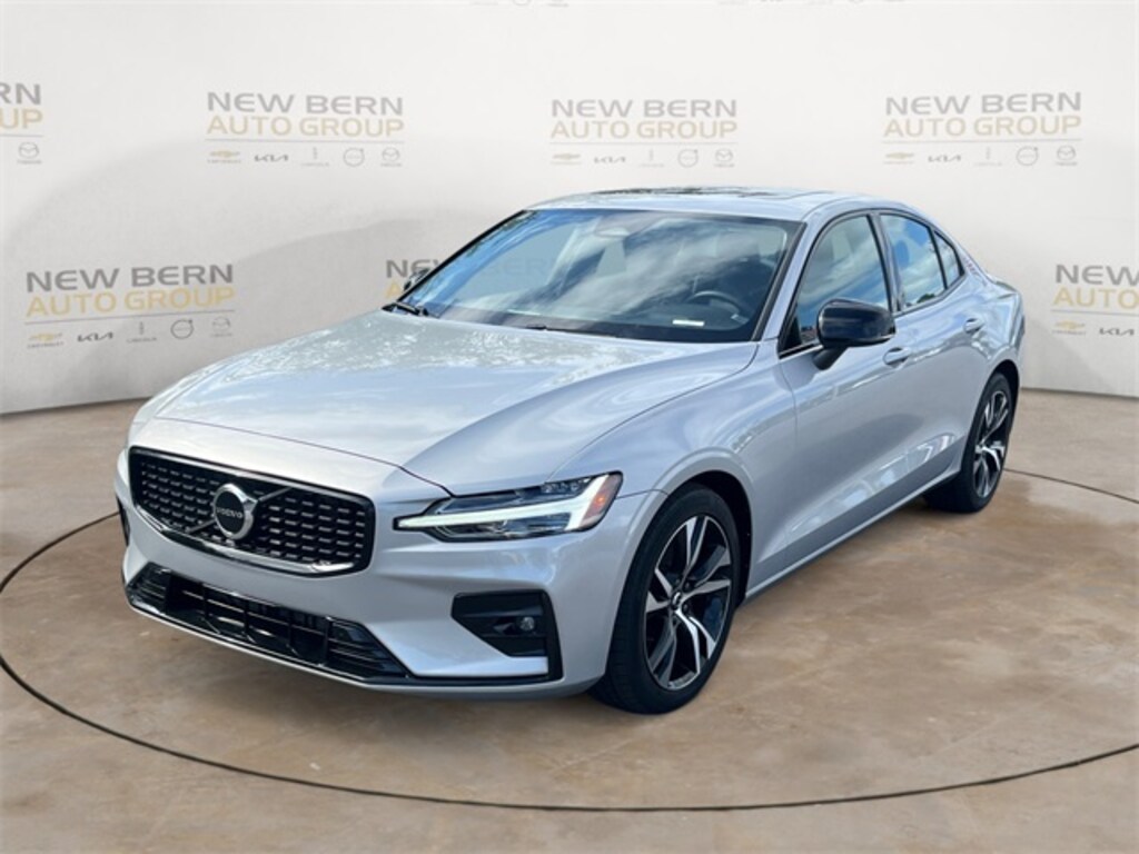 Used 2024 Volvo S60 B5 Core Dark Sedan