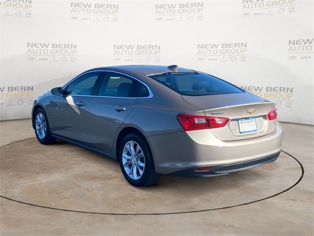 2024 Chevrolet Malibu 1LT photo 3
