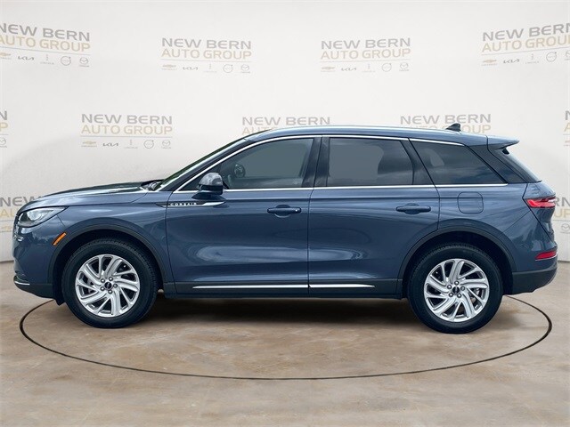 2022 Lincoln Corsair Standard photo 2