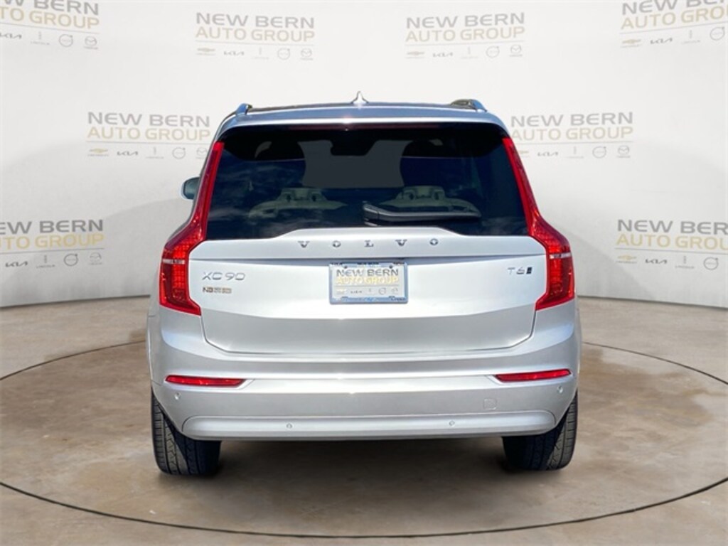 Used 2022 Volvo XC90 T6 AWD Momentum 6 Seater SUV