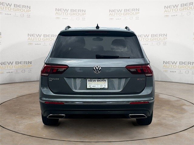 2021 Volkswagen Tiguan SE photo 3