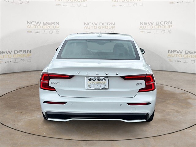 2024 Volvo S60 B5 Core photo 4