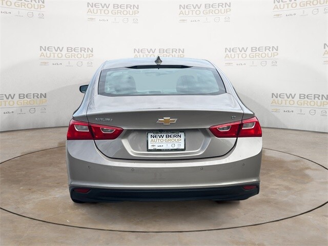 2024 Chevrolet Malibu 1LT photo 4
