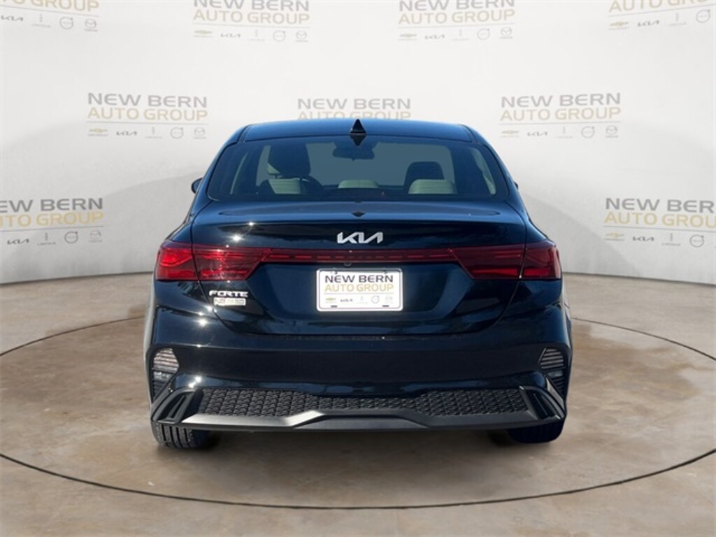 Used 2023 Kia Forte LXS Sedan