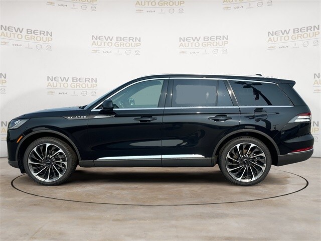 2025 Lincoln Aviator Reserve photo 2