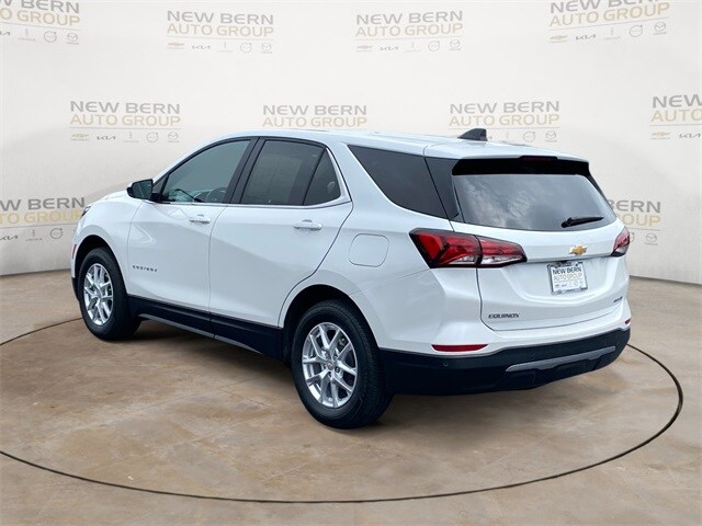 2024 Chevrolet Equinox LT photo 2