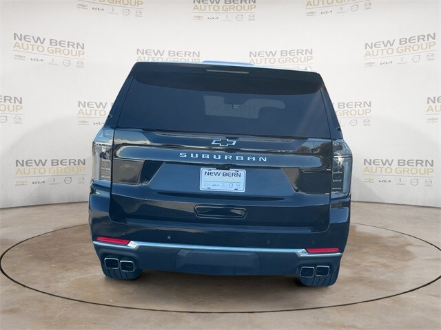 2025 Chevrolet Suburban High Country photo 4