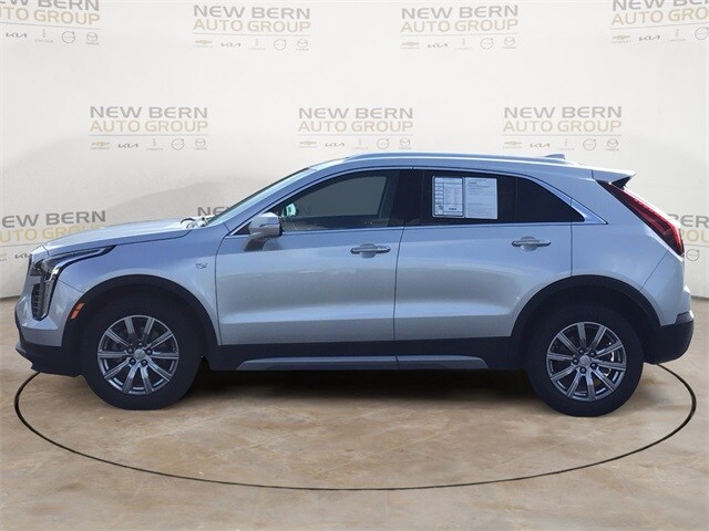 2021 Cadillac XT4 Premium Luxury photo 2