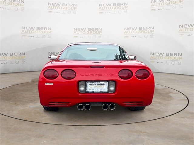 2004 Chevrolet Corvette Base Coupe photo 4