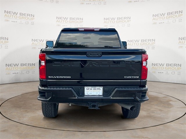 2024 Chevrolet Silverado 2500HD Custom photo 4