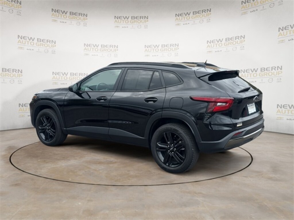 Used 2025 Chevrolet Trax ACTIV SUV