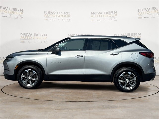 2023 Chevrolet Blazer 2LT photo 2