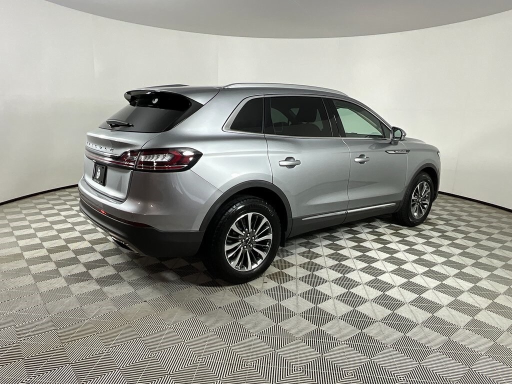 2023 Lincoln Nautilus Standard photo 4