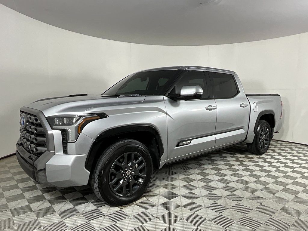 2023 Toyota Tundra Platinum's photo