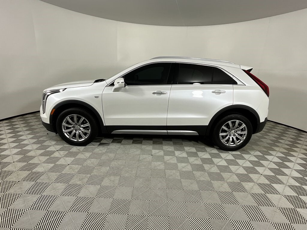 2023 Cadillac XT4 Premium Luxury photo 2