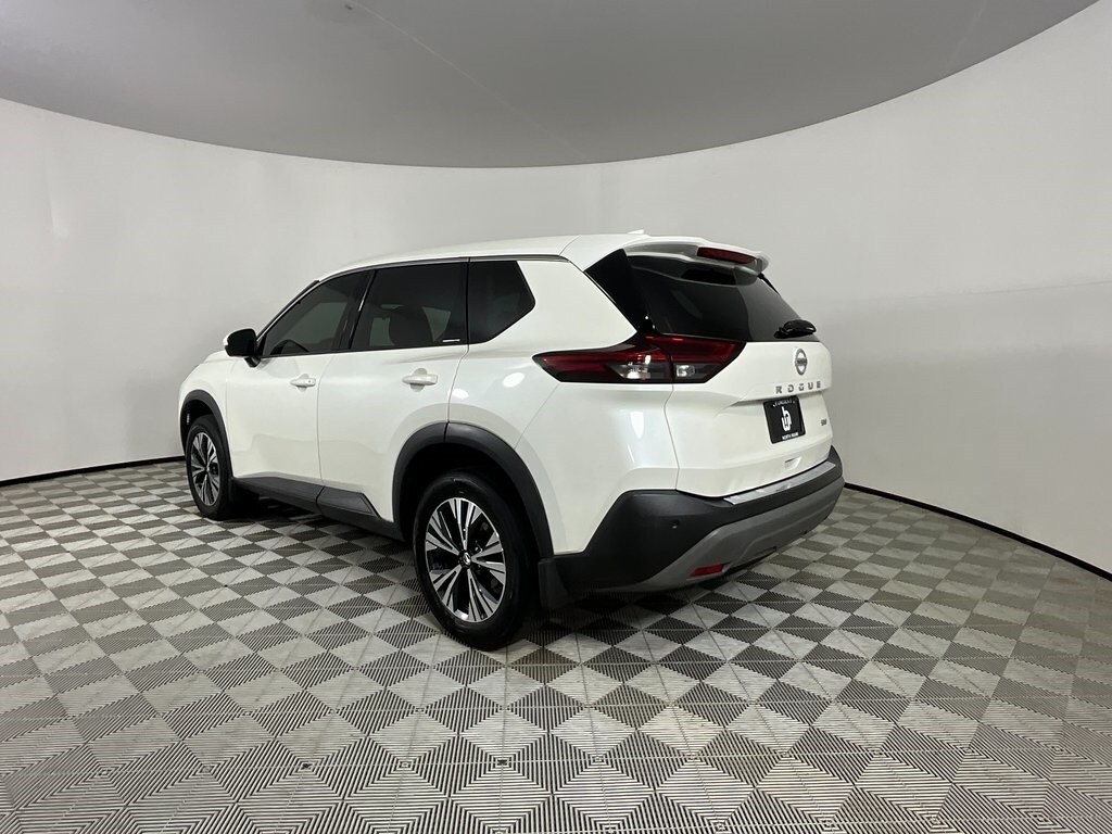2021 Nissan Rogue SV photo 2