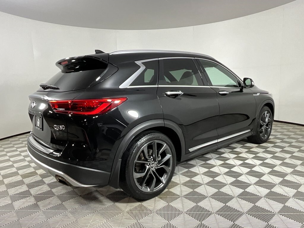 2019 Infiniti QX50 Essential photo 2