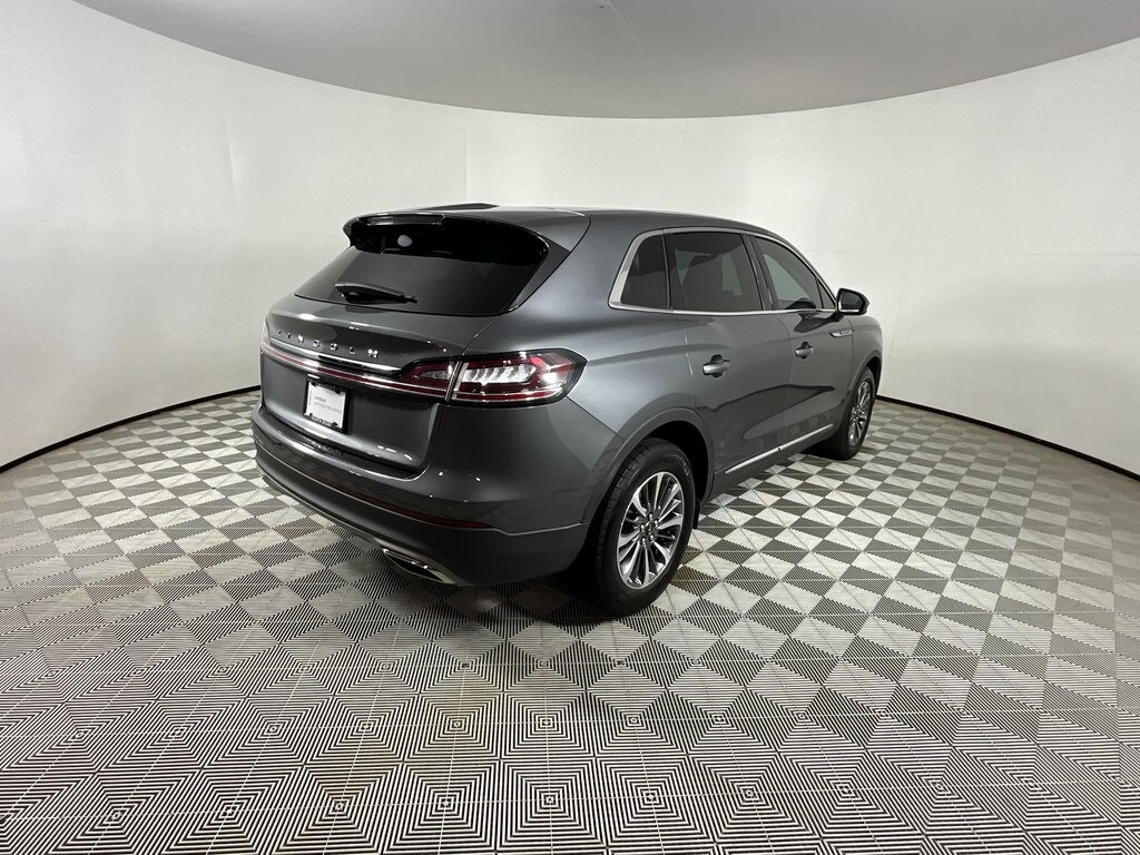 2021 Lincoln Nautilus Standard photo 4