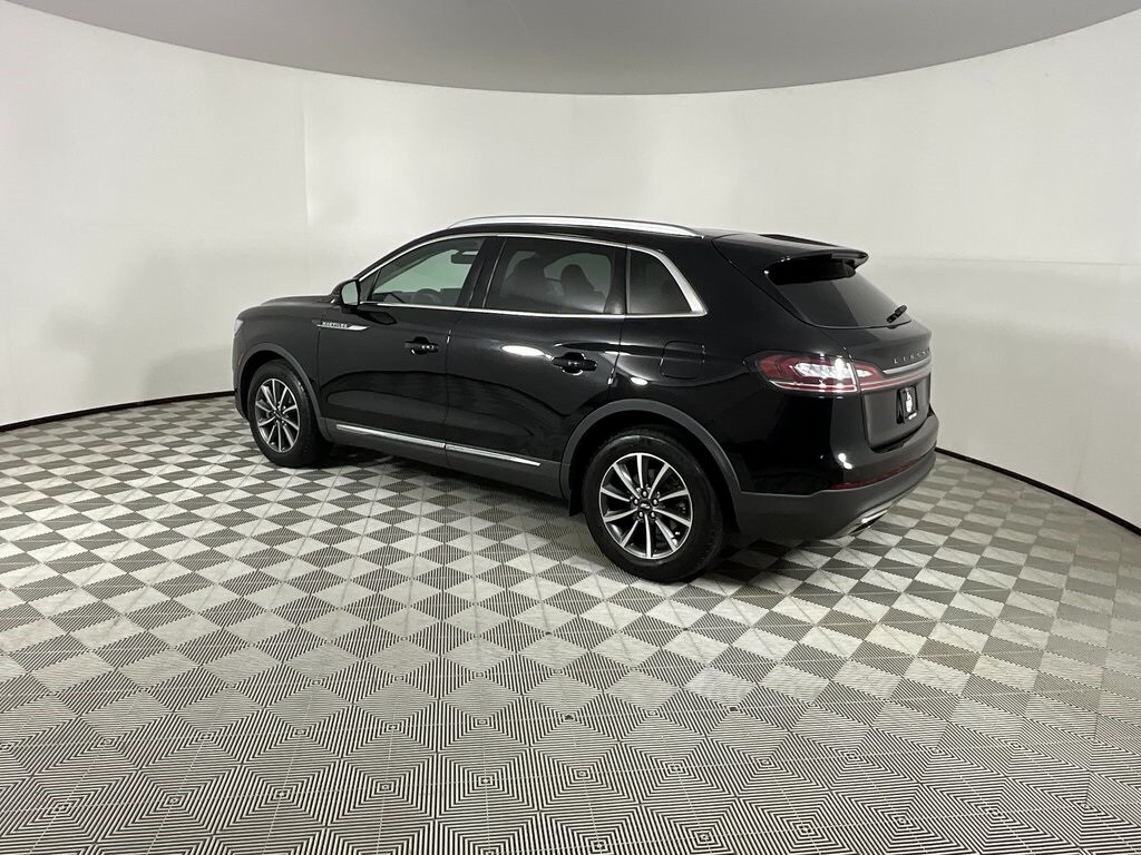 2022 Lincoln Nautilus Standard photo 3