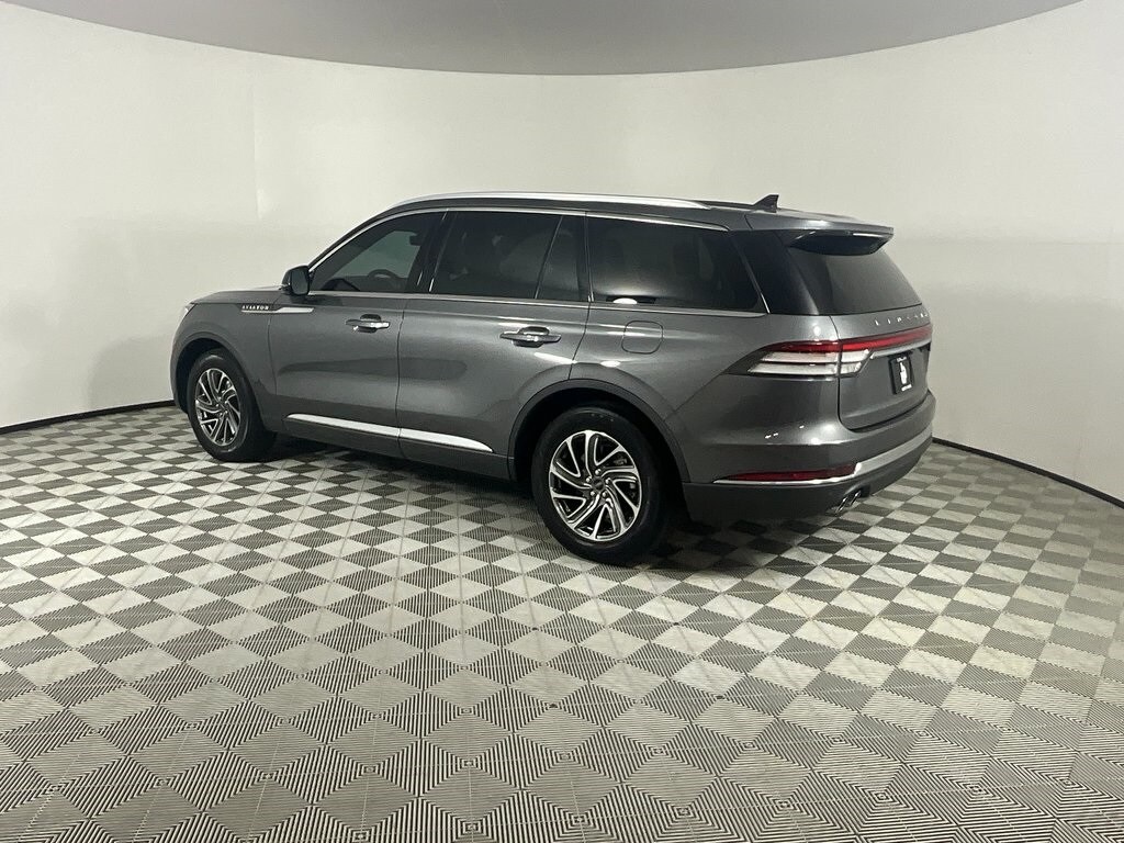 2023 Lincoln Aviator Standard photo 3