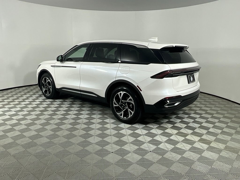 2025 Lincoln Nautilus Premiere photo 3
