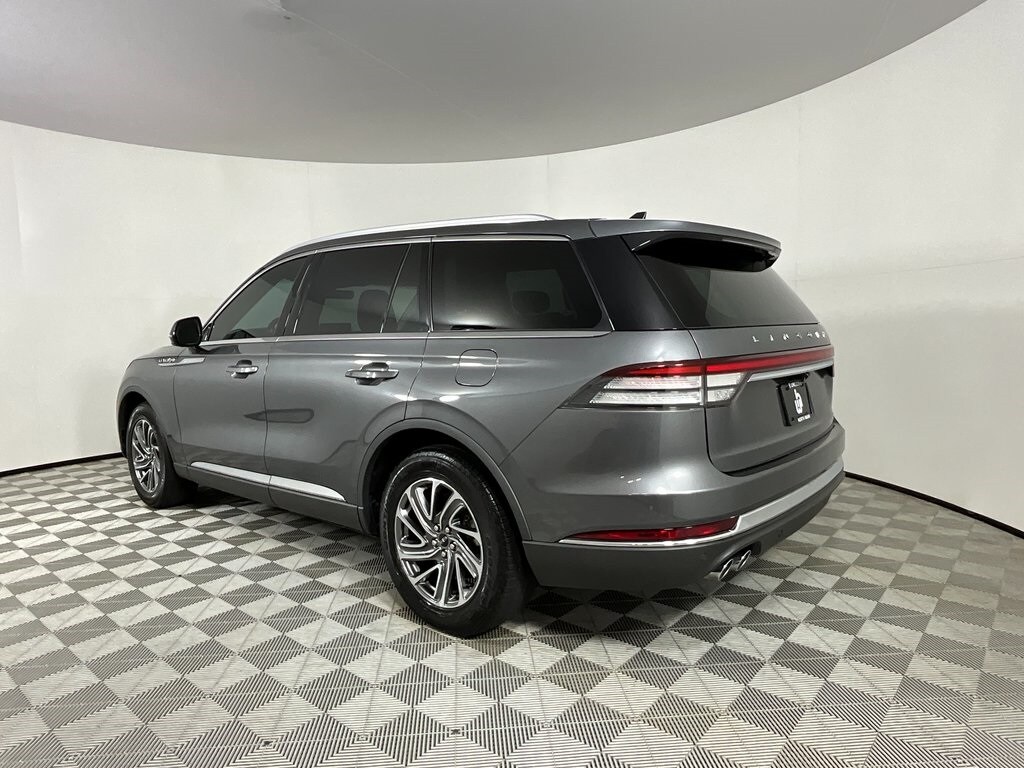 2023 Lincoln Aviator Standard photo 3